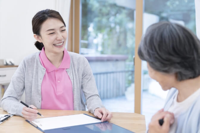 介護士（契約・パート）